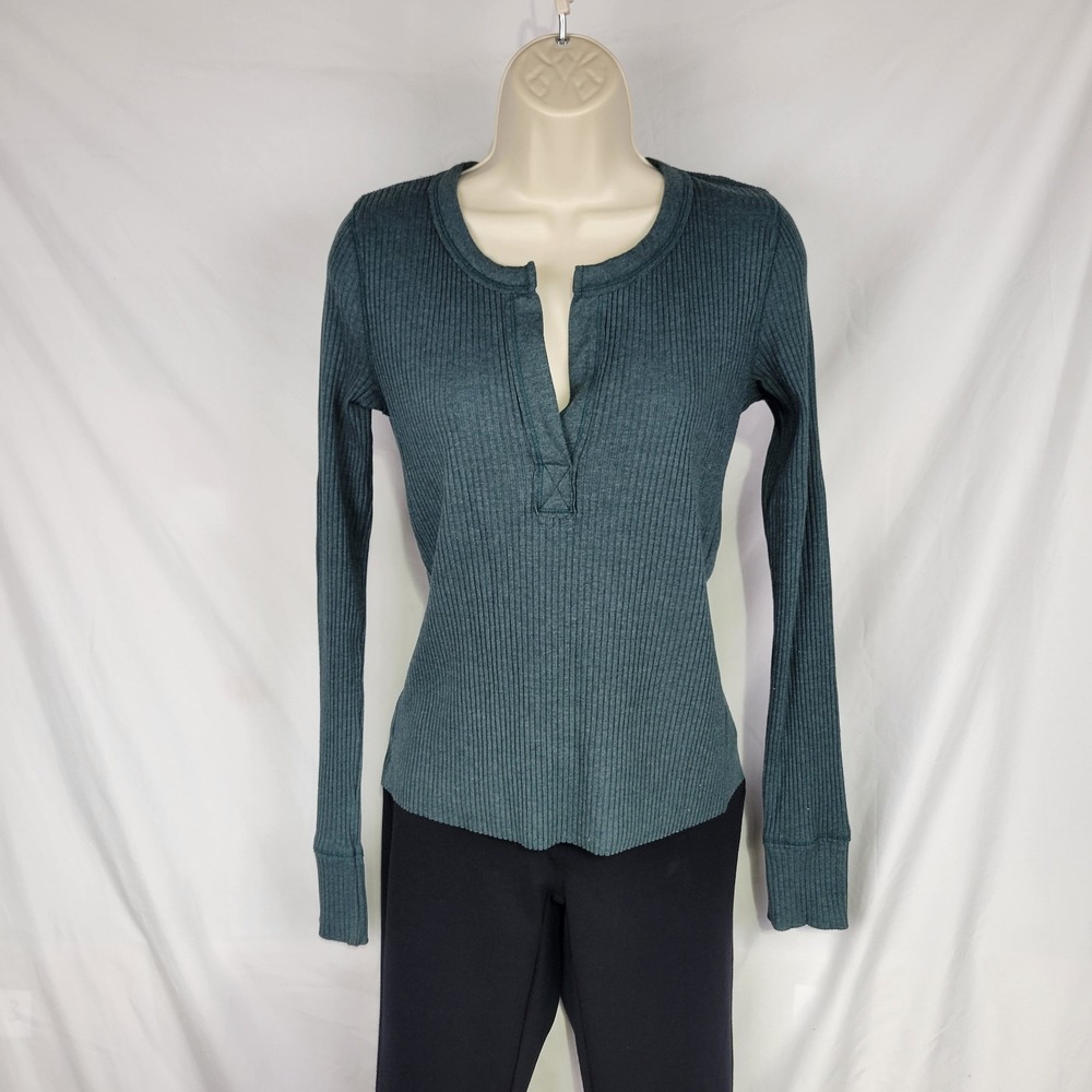 Aerie Top Womens Small Green Fireside Henley Long Sleeve Ribbed Bella Swan